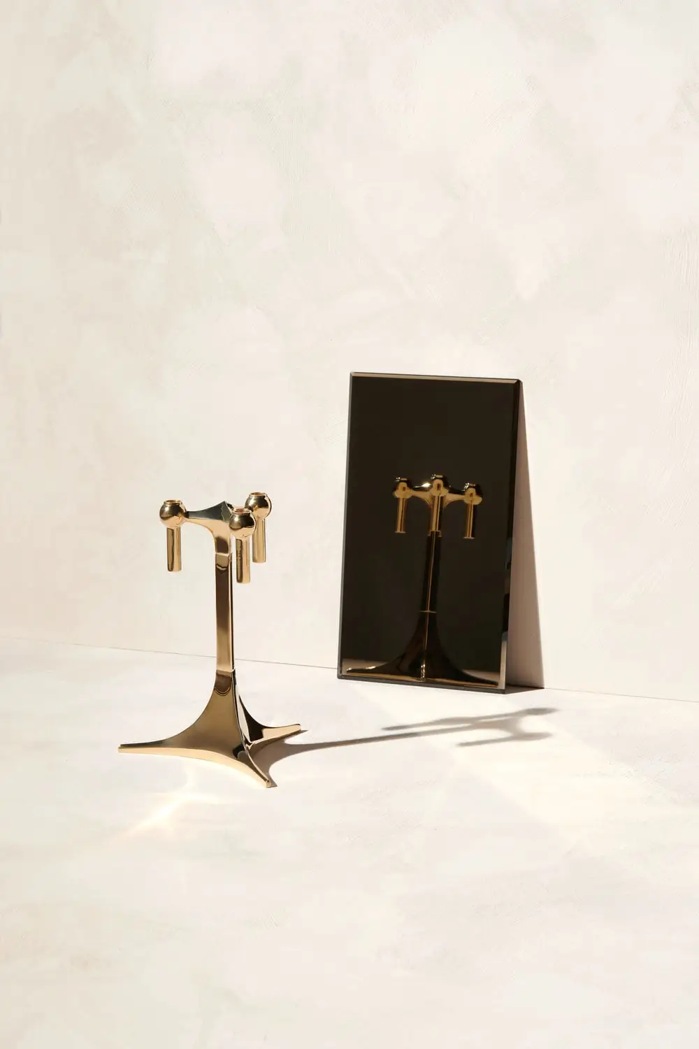STOFF Nagel Nagel Stand, Brass 4 STOFF Nagel Nagel Stand, Brass - Image 2